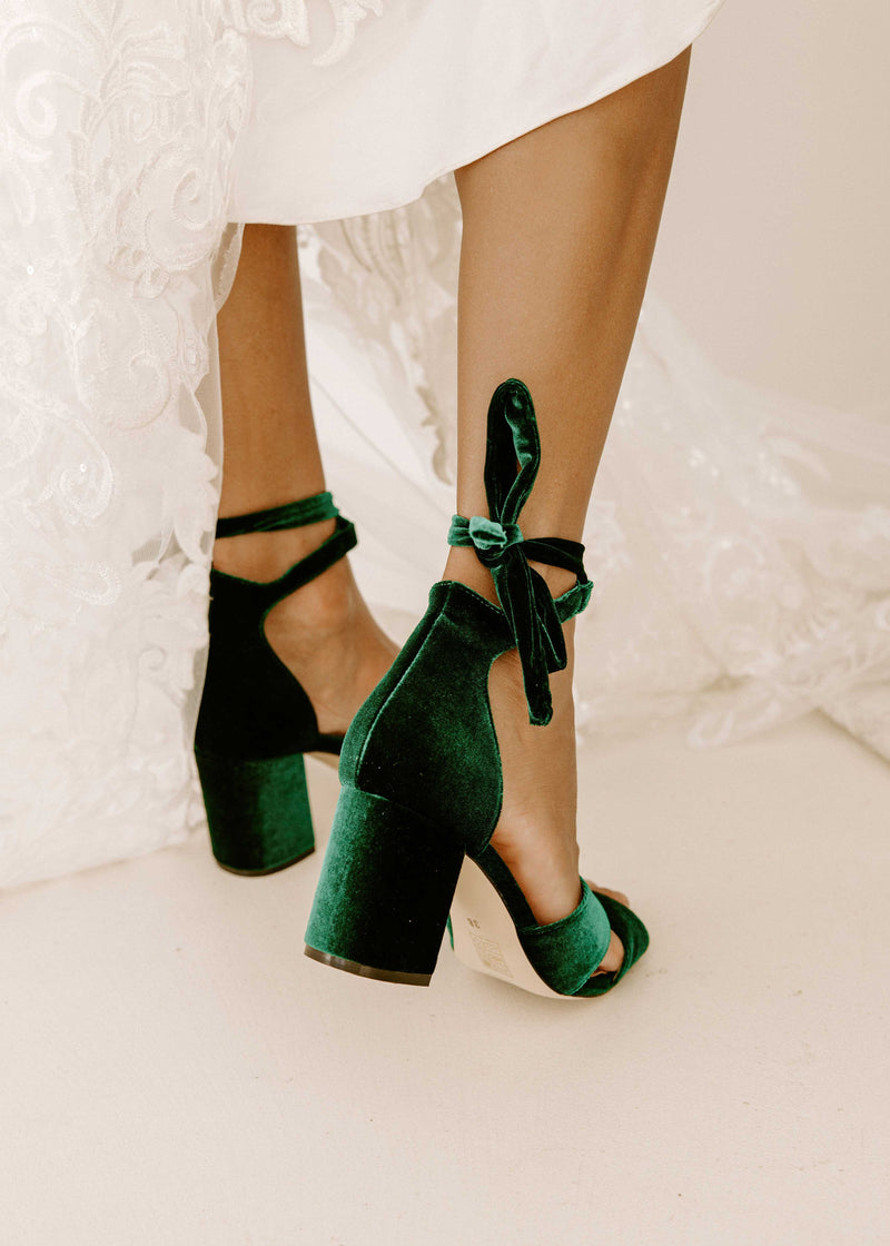 PASSION EMERALD GREEN VELVET HEELS - SAMPLE