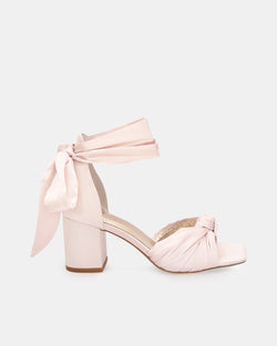 Pink satin bridal shoe with bow ties