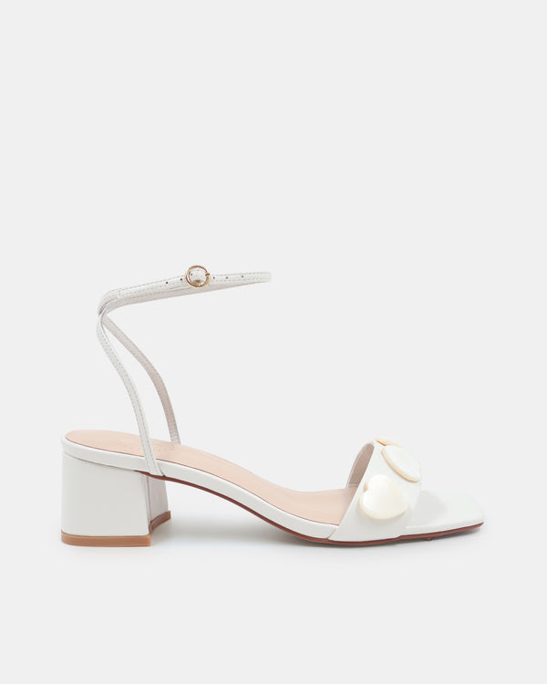 Low Heel Ivory sandals with heart beads