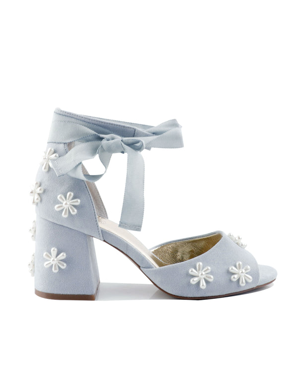 Blue bridal shoes with low block heel and pearl flowers