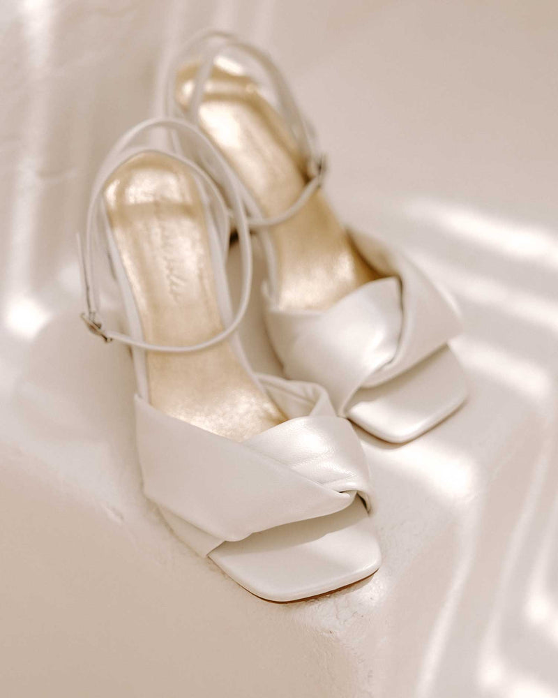 CLASSIC IVORY LEATHER BRIDAL SHOES